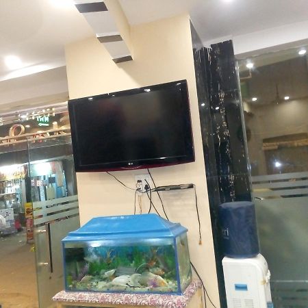 Star International Hotel New Delhi Buitenkant foto