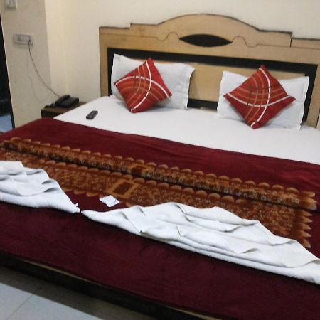 Star International Hotel New Delhi Buitenkant foto