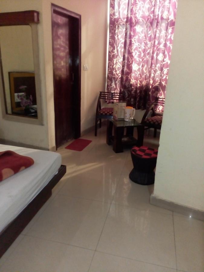 Star International Hotel New Delhi Buitenkant foto
