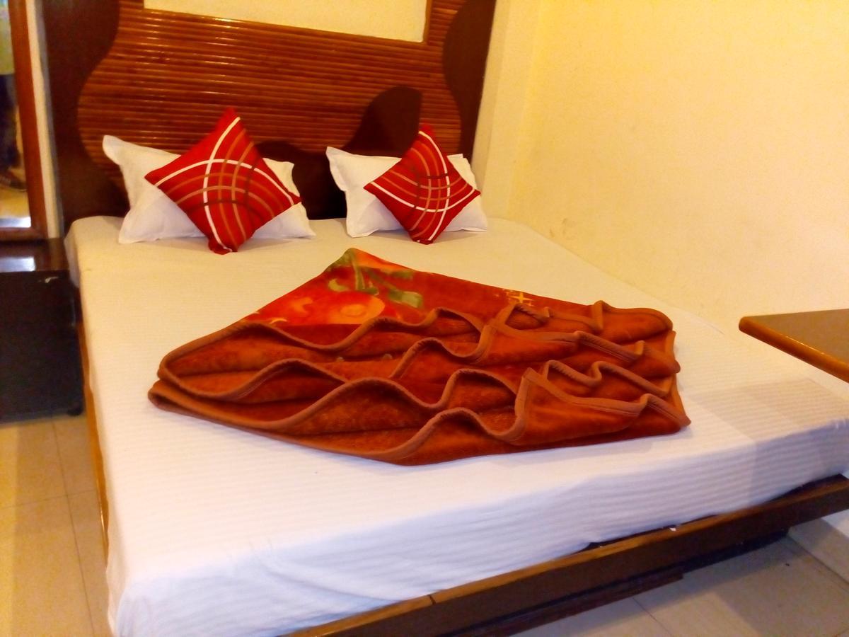 Star International Hotel New Delhi Buitenkant foto