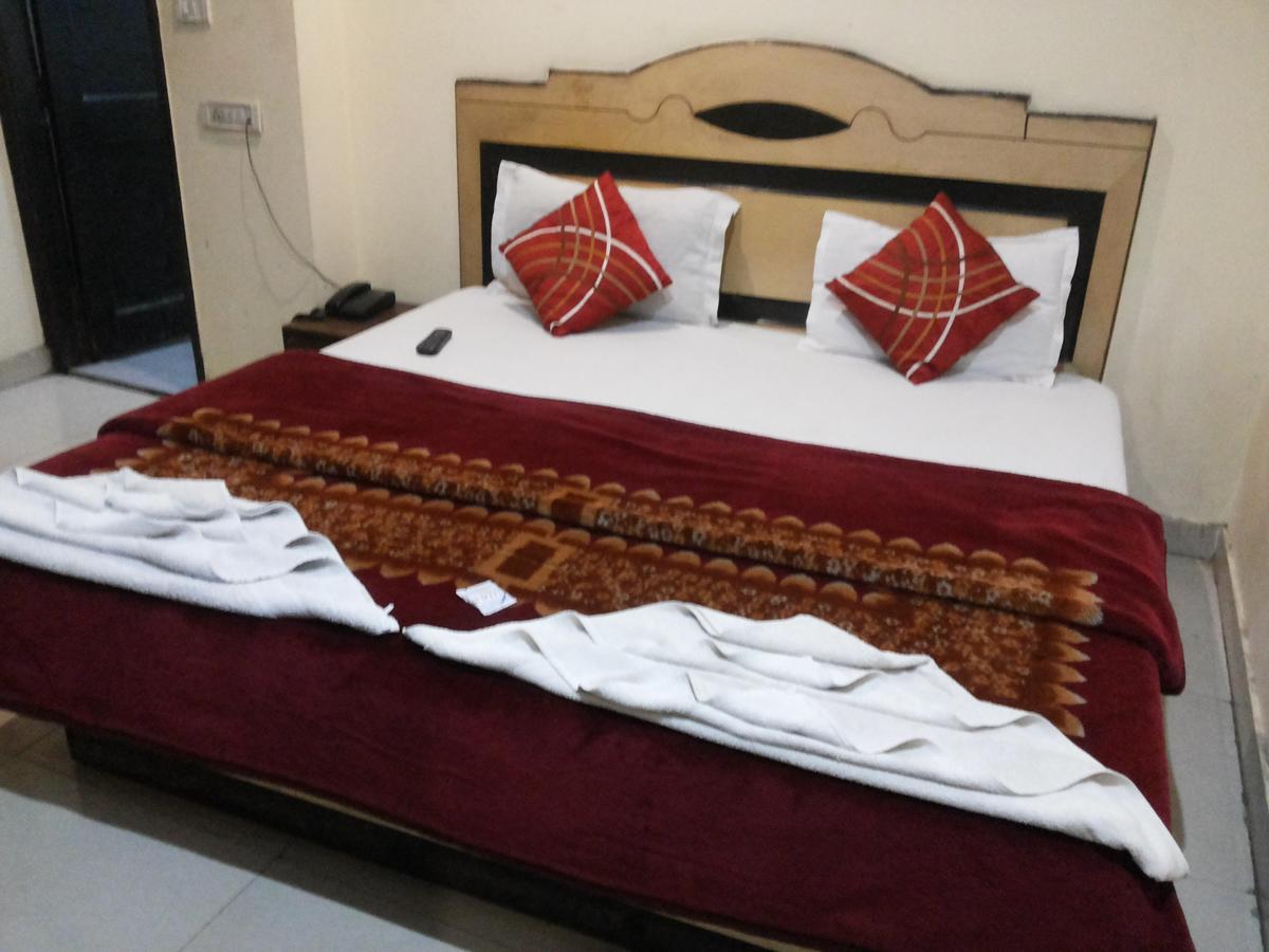 Star International Hotel New Delhi Buitenkant foto