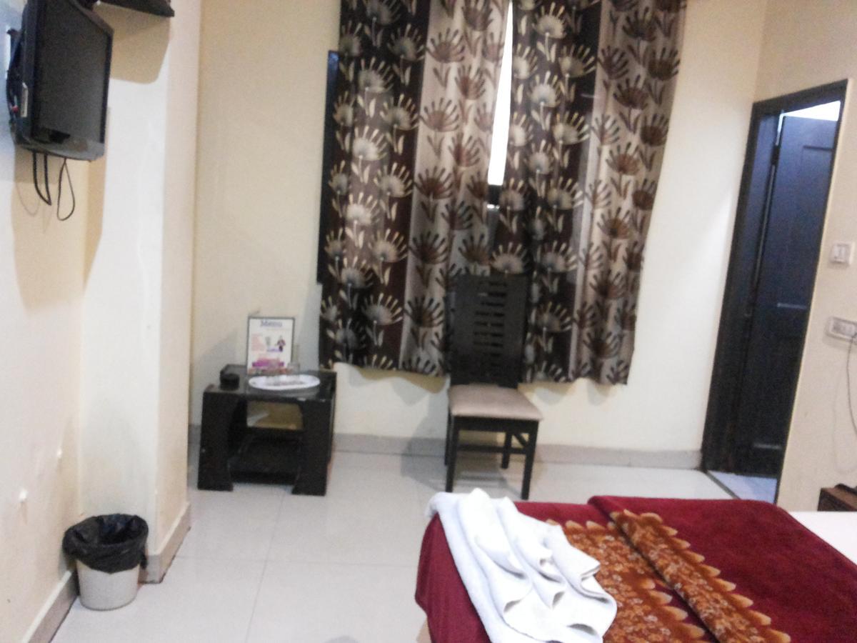 Star International Hotel New Delhi Buitenkant foto